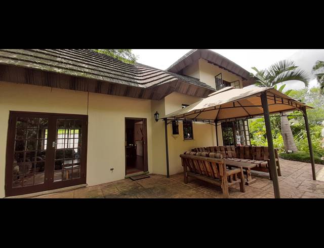 3 BEDROOM TOWNHOUSE FOR SALE IN DAWNCLIFFE
